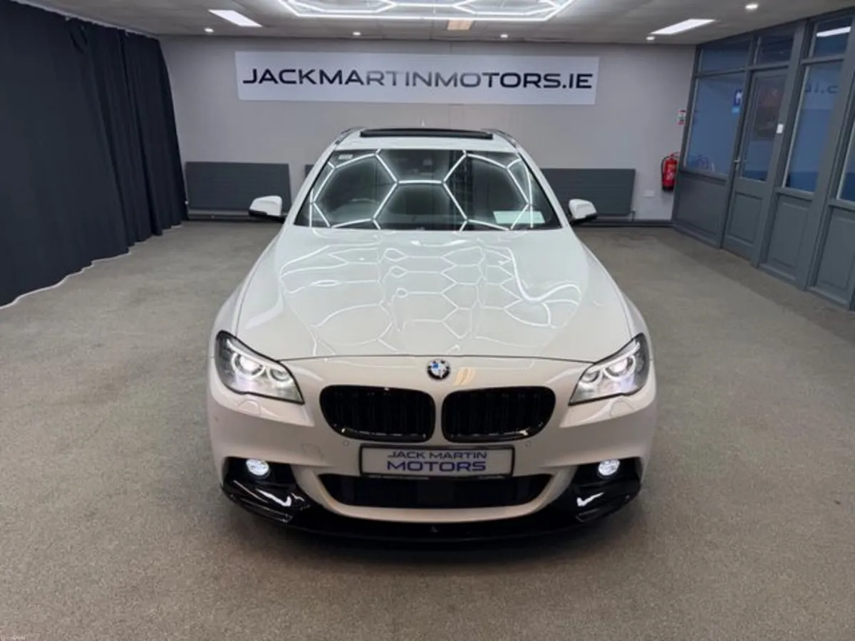 BMW 5-Series 523I Touring - Image 2