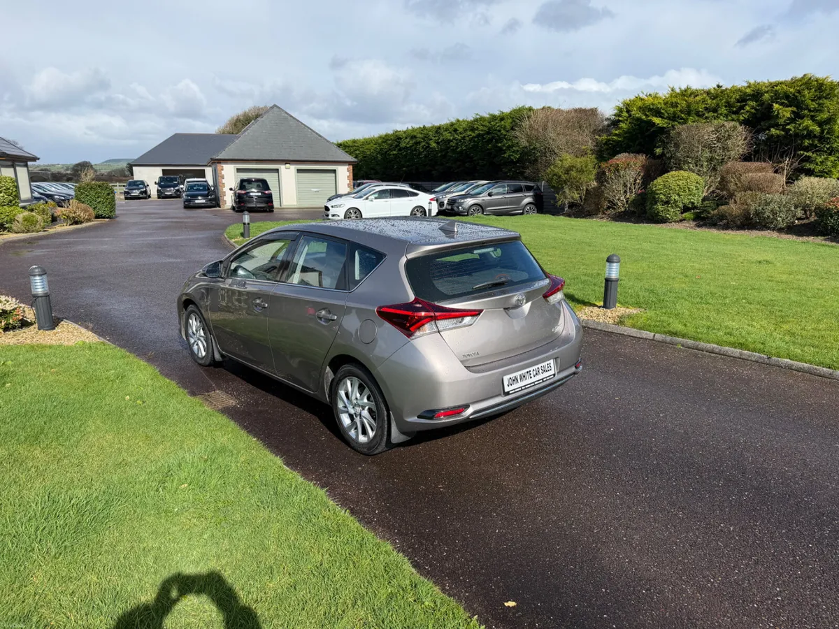 Toyota Auris Luna 1.4 D4D - Image 3