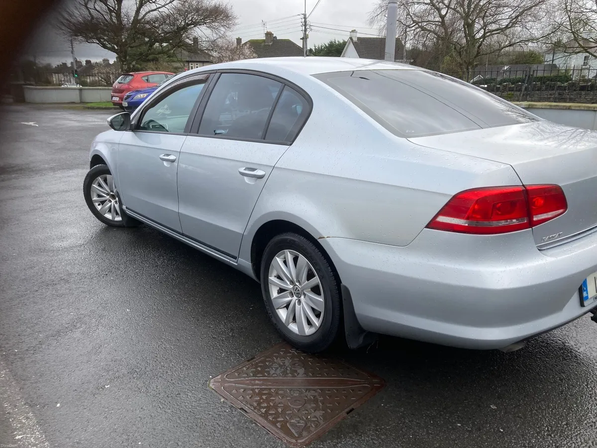 Volkswagen Passat 2012 - Image 1