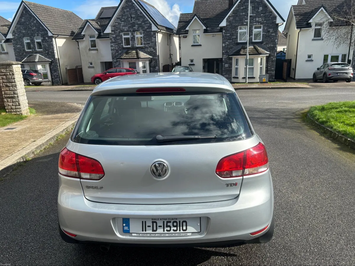2011 Volkswagen Golf 1.6 TDI 105 bhp high spec mod - Image 4