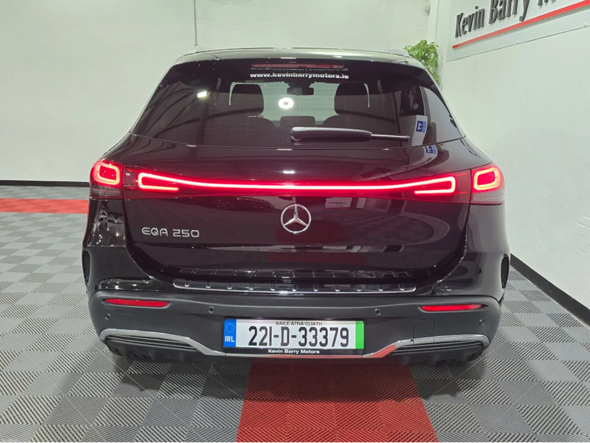 Mercedes-Benz EQA 250 AMG LINE (66KWH BATTERY) AUT - Image 4