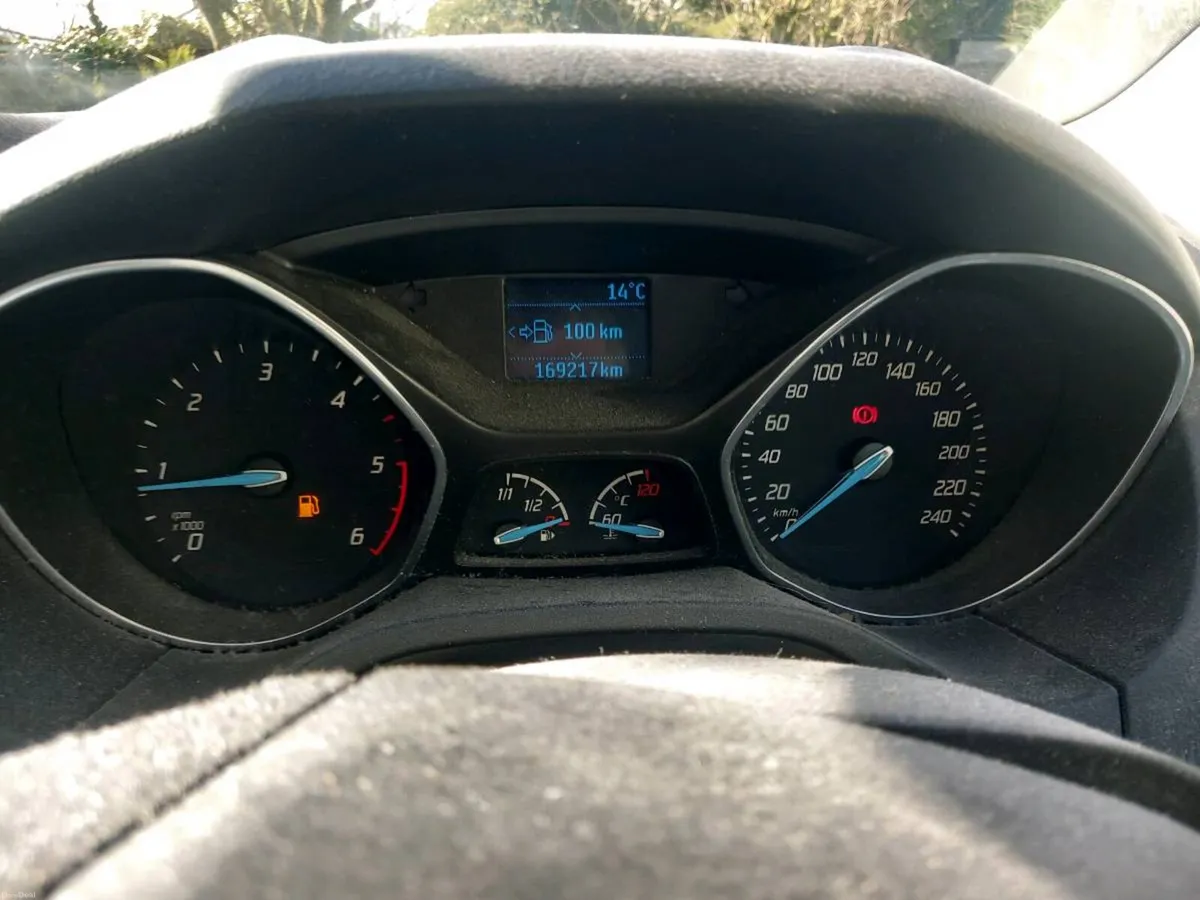 Ford Focus 2014 - Image 2