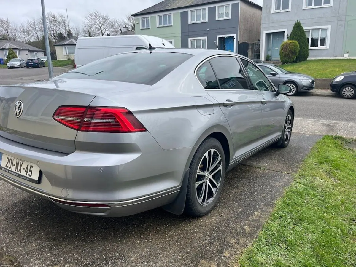 Volkswagen Passat 2020 - Image 4
