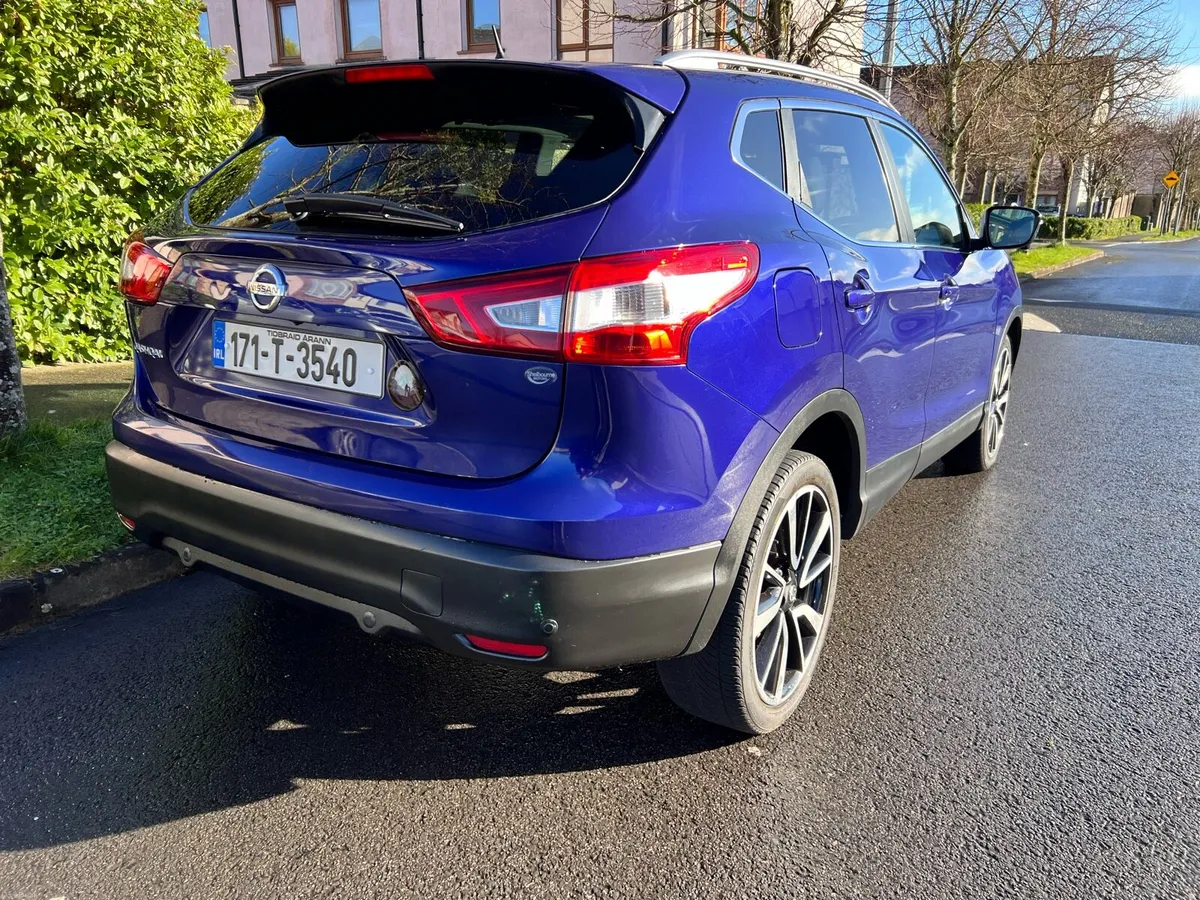 Nissan Qashqai 4x4 FSH + Full Spec - Image 1
