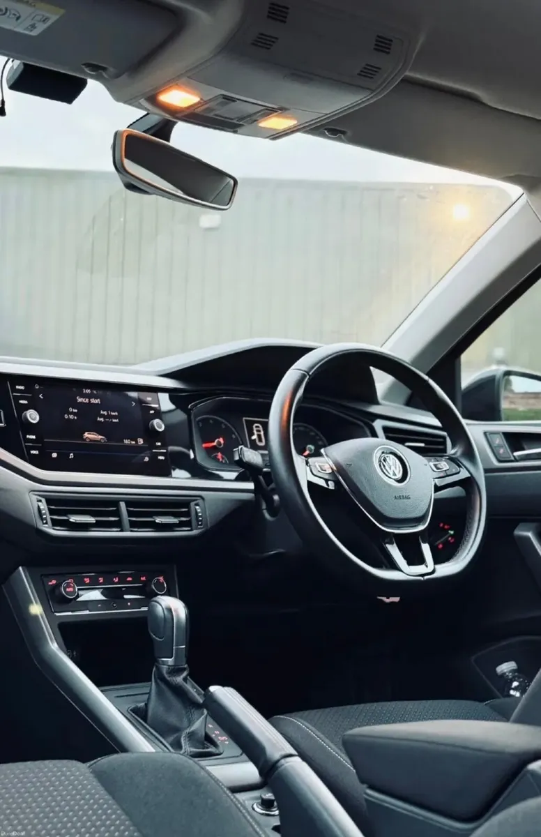 Volkswagen Polo 2018 Automatic - Image 4