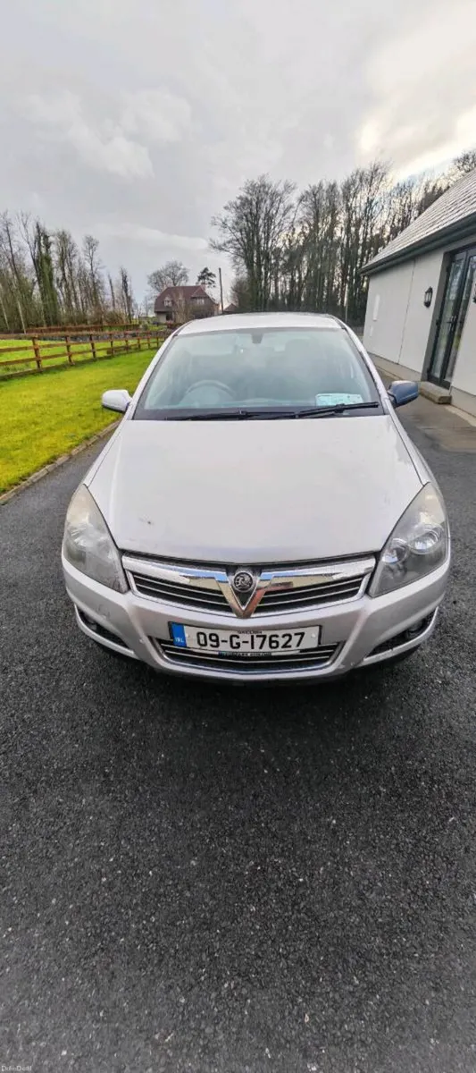 Vauxhall Astra 2009 - Image 1