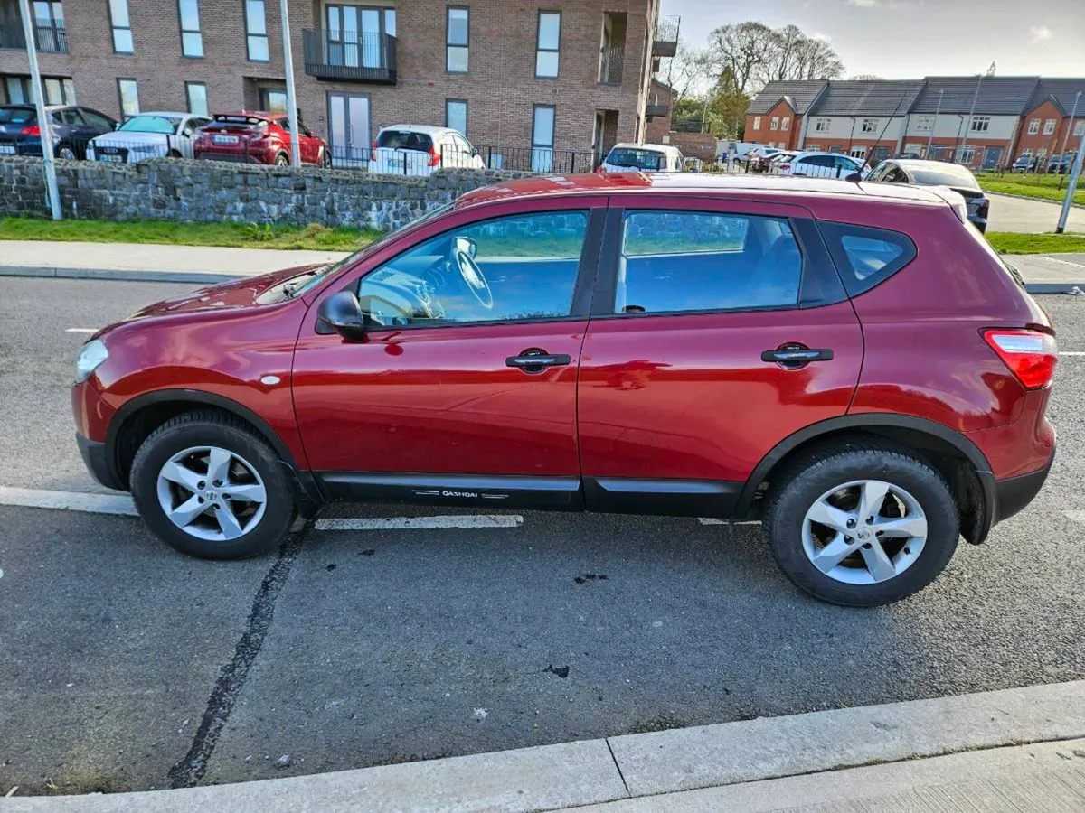 Qashqai 1.6 petrol  Automatic  09/2026 tax 08/2026 - Image 4