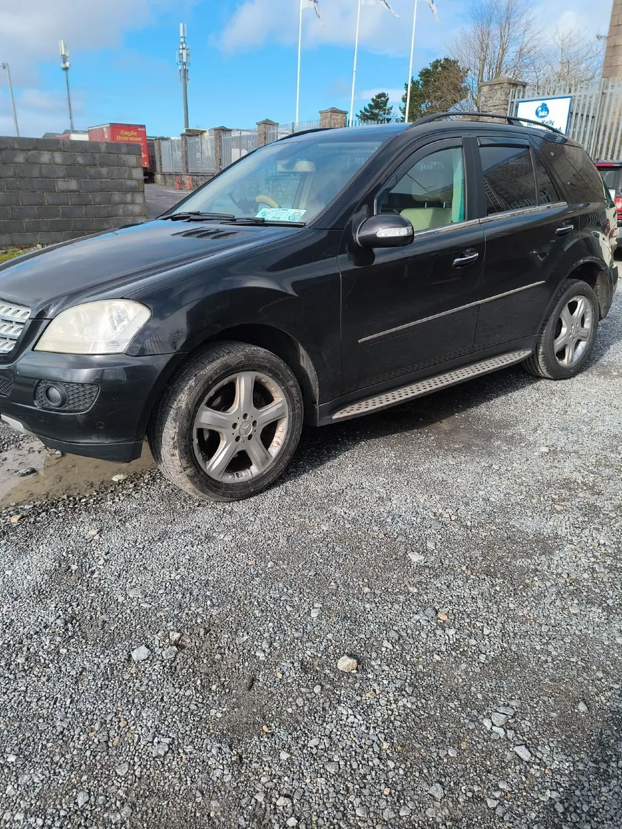 Mercedes-Benz M-Class 2007 - Image 1