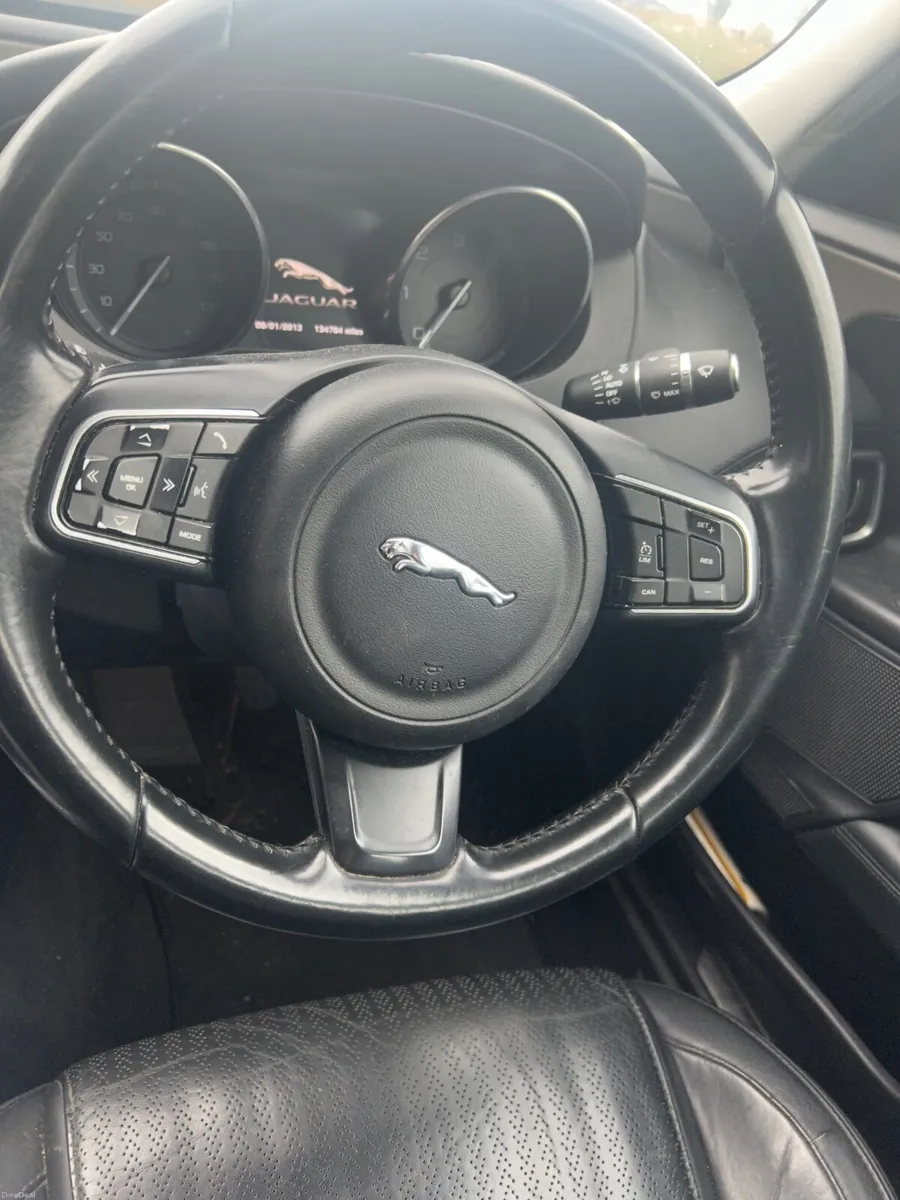 Jaguar XE 2015 - Image 3