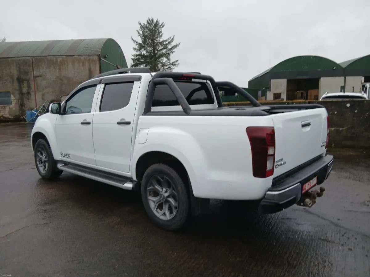 Isuzu D-MAX - Image 4