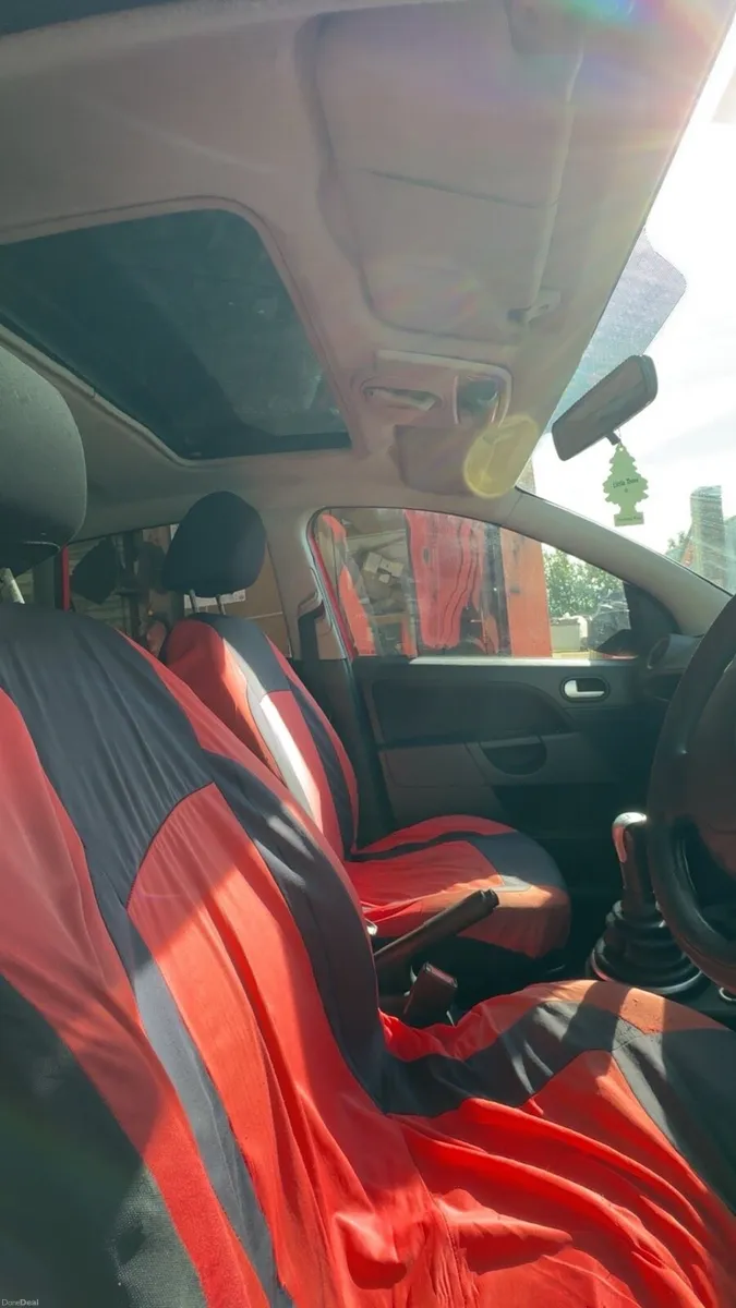 Ford fiesta - Image 2