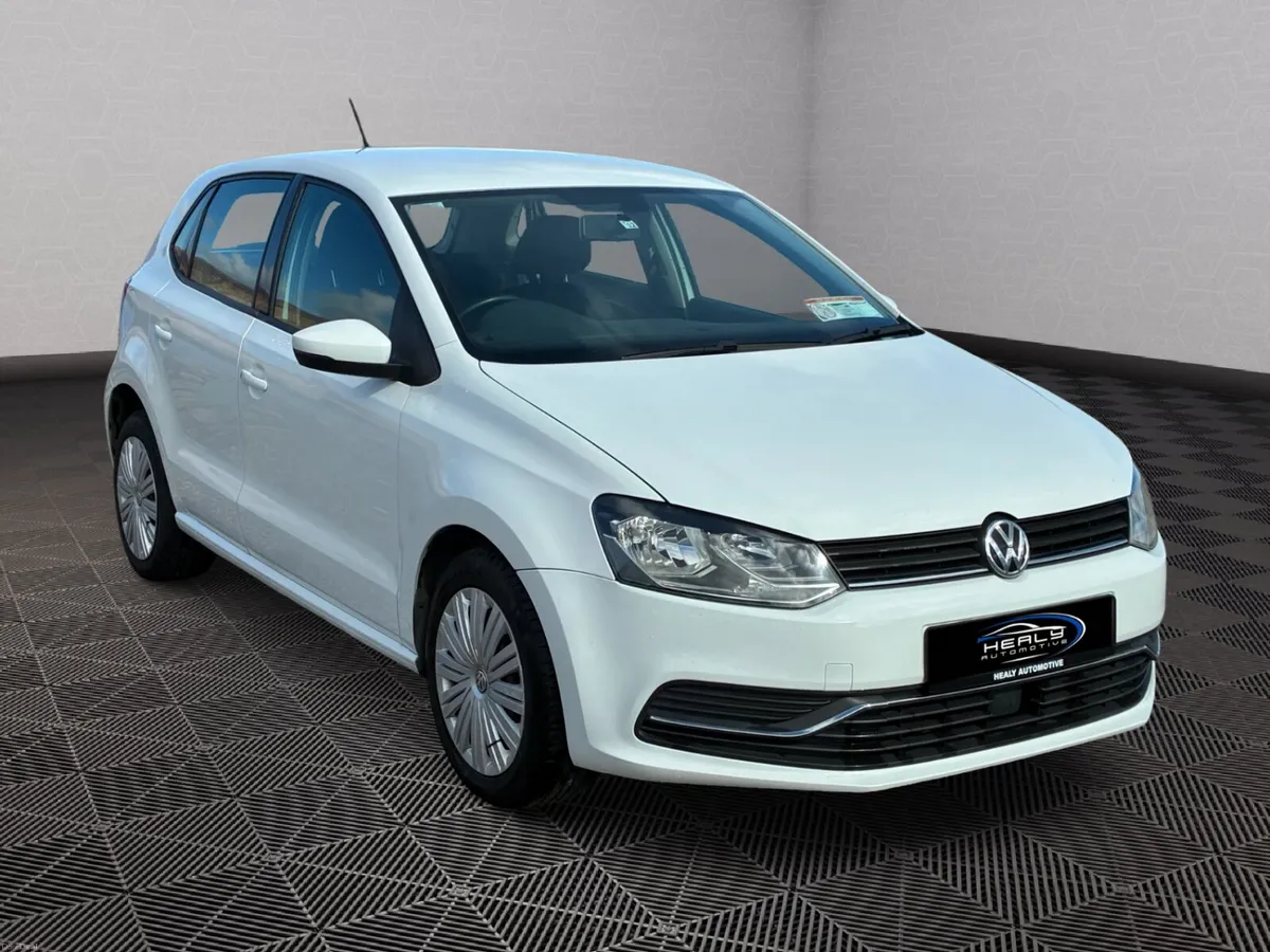 Volkswagen Polo Automatic - Reverse camera ! - Image 3