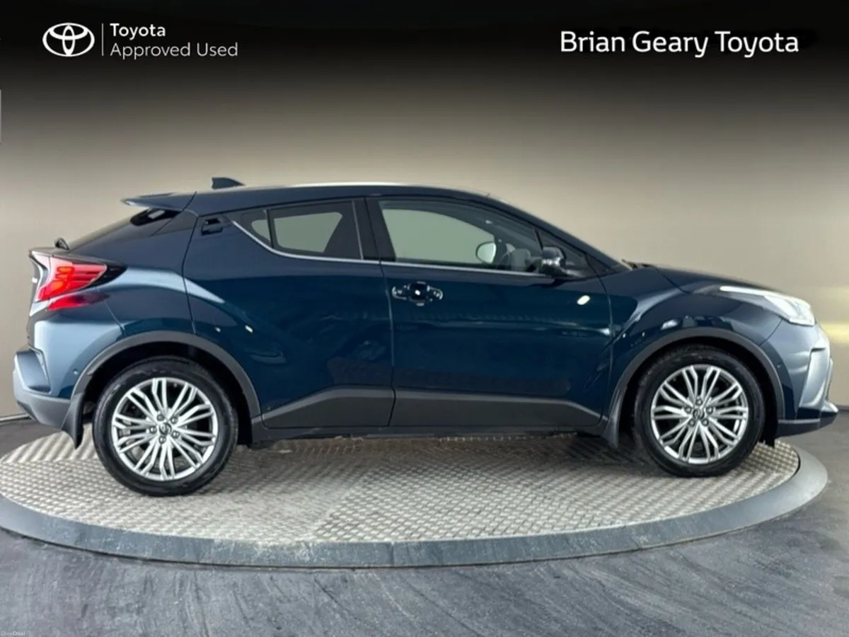 Toyota C-HR HYBRID SOL - Image 3