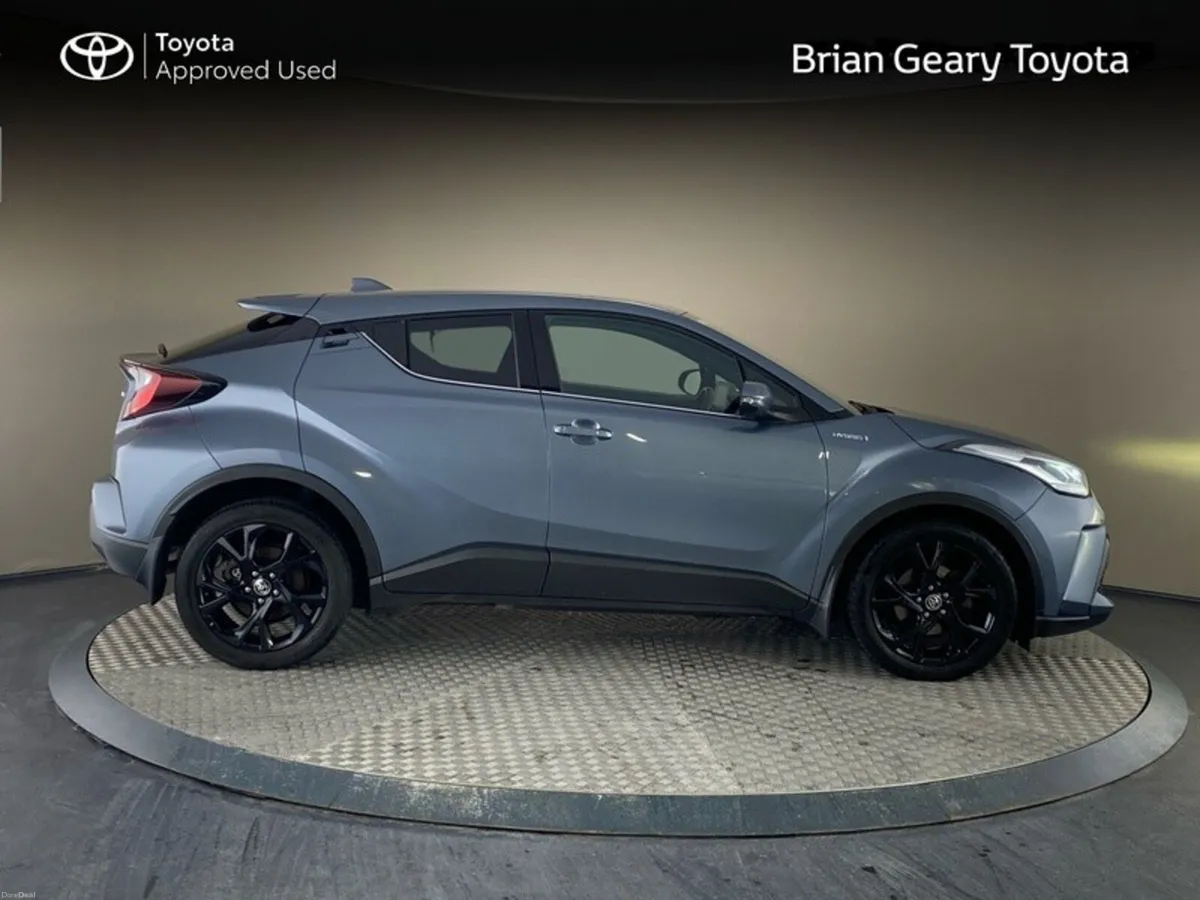 Toyota C-HR HYBRID SPORT - Image 3
