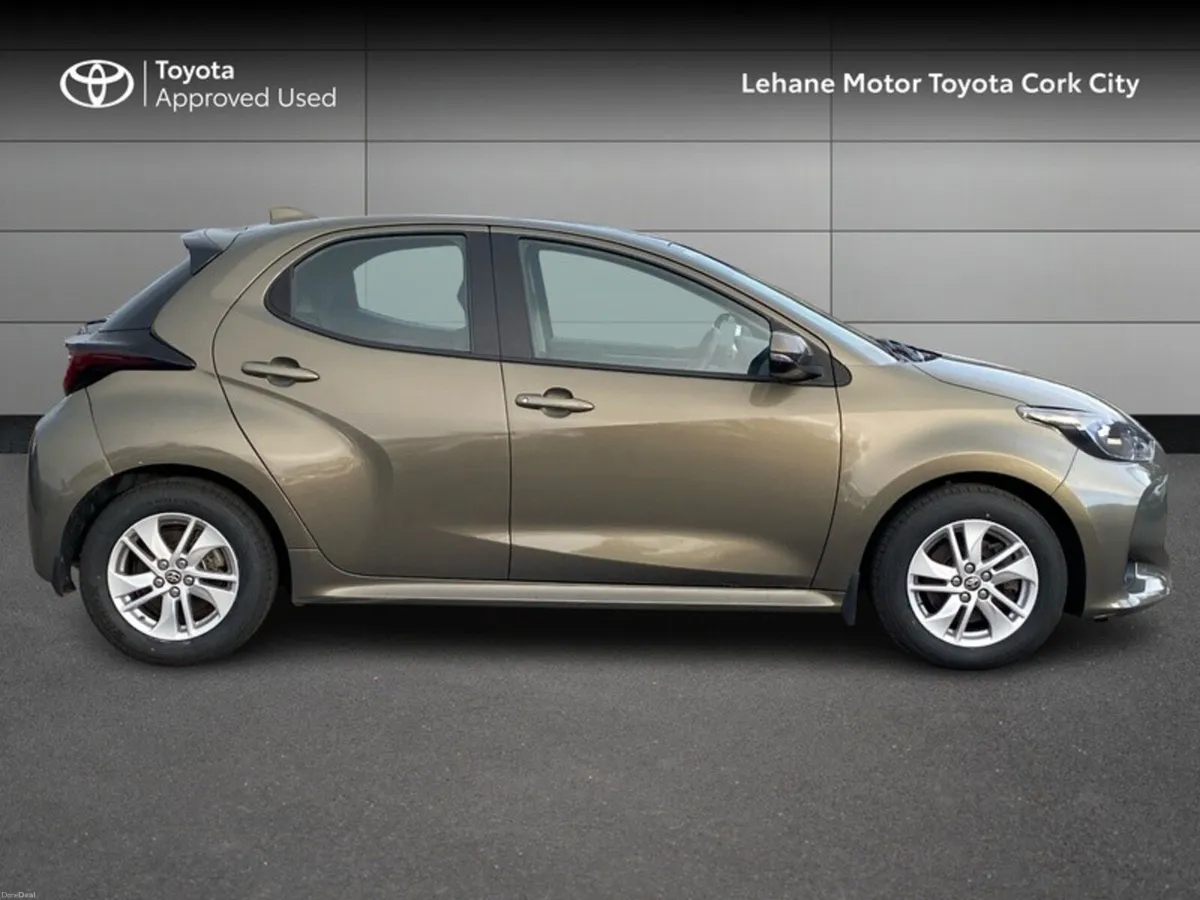 Toyota Yaris YARIS HYB LUNA - Image 3