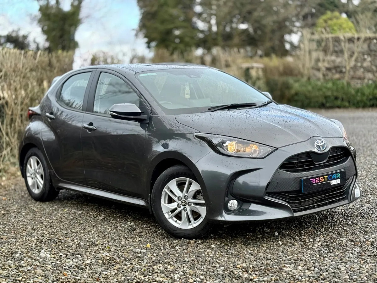 2022 Toyota Yaris 1.5 Hybrid Luna Automatic - Image 2