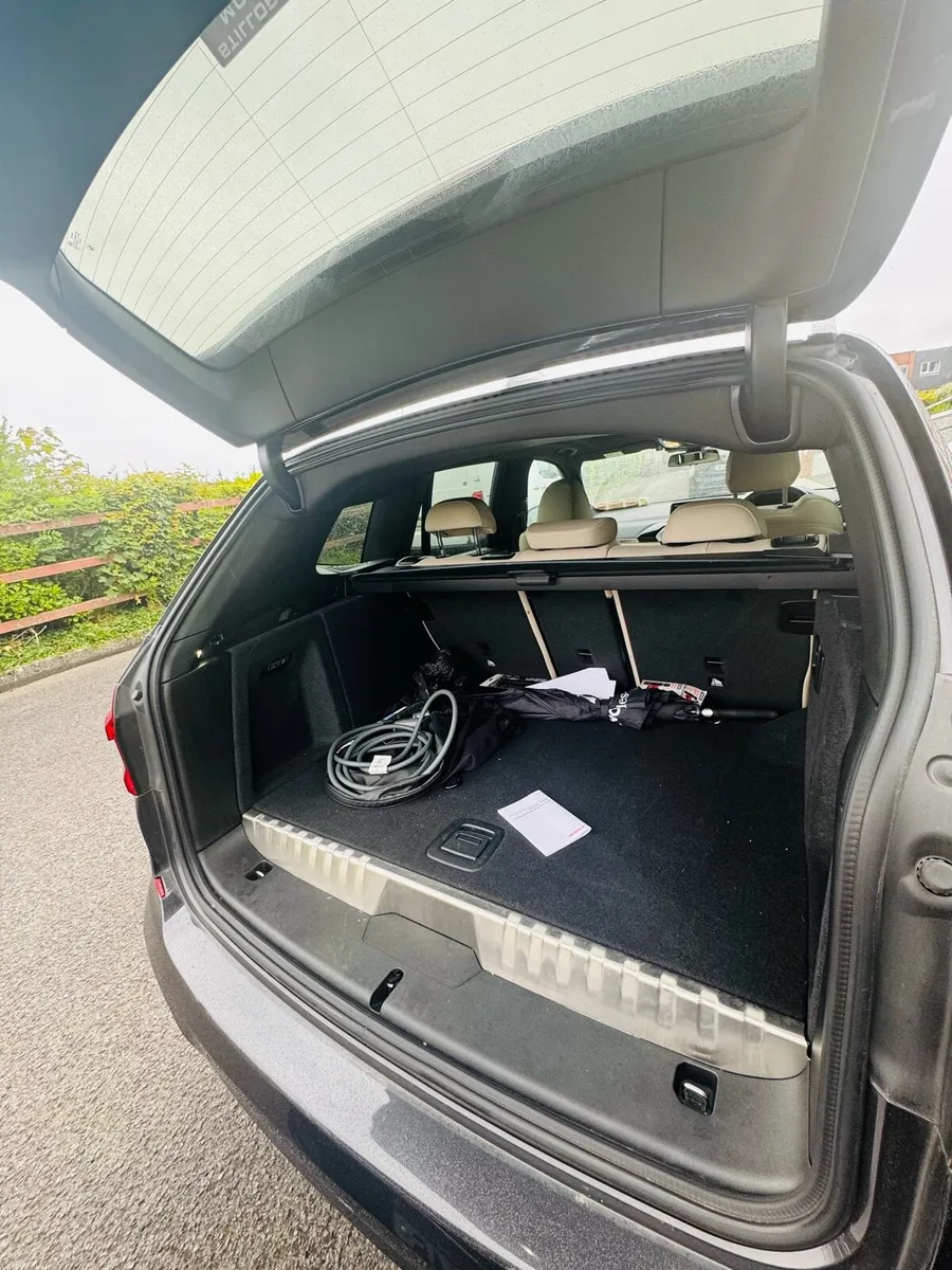 BMX X3 M30e 2021 grey plug in hybrid - Image 4