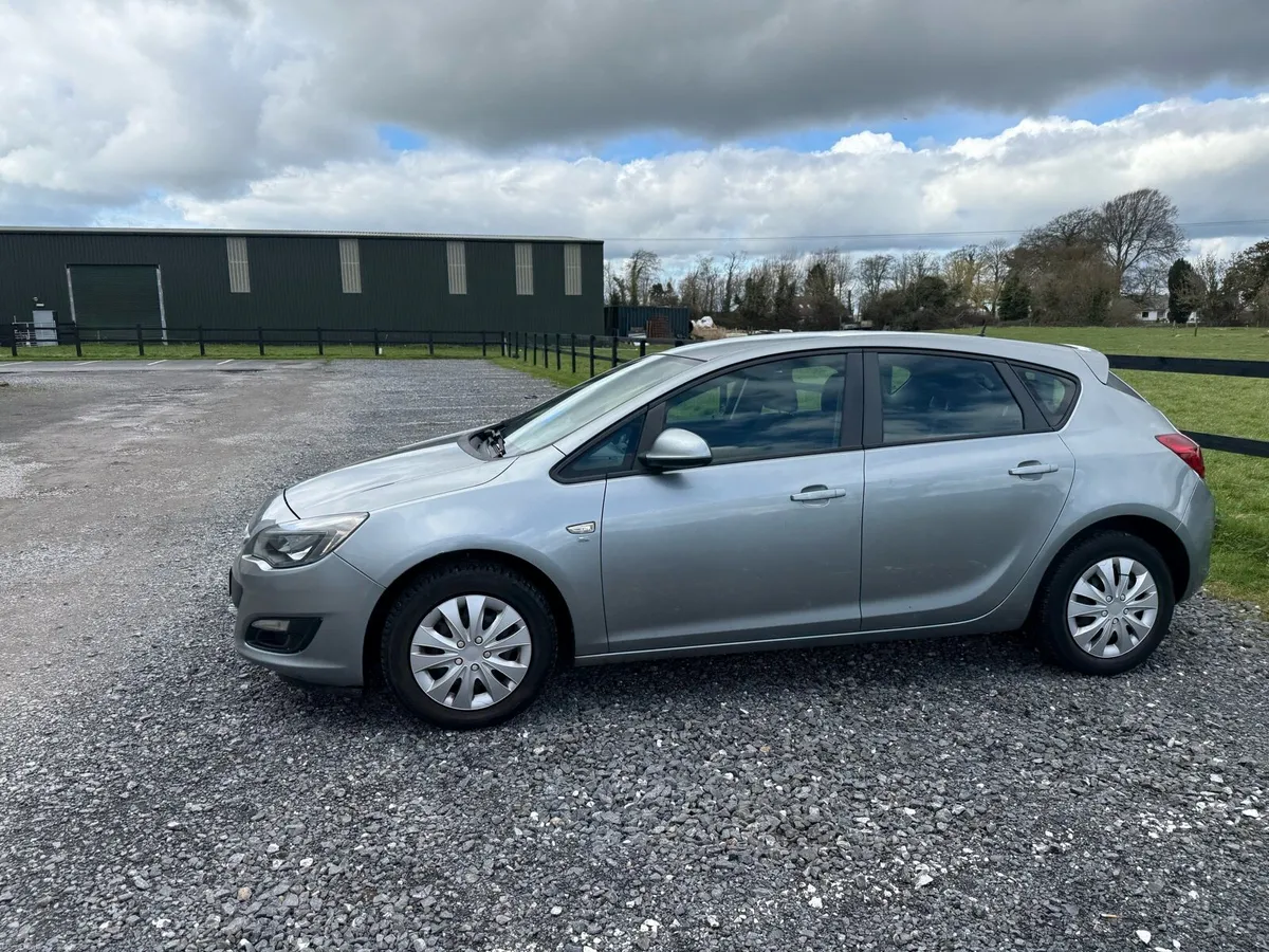 2013 Opel Astra 1.4 petrol - Image 2