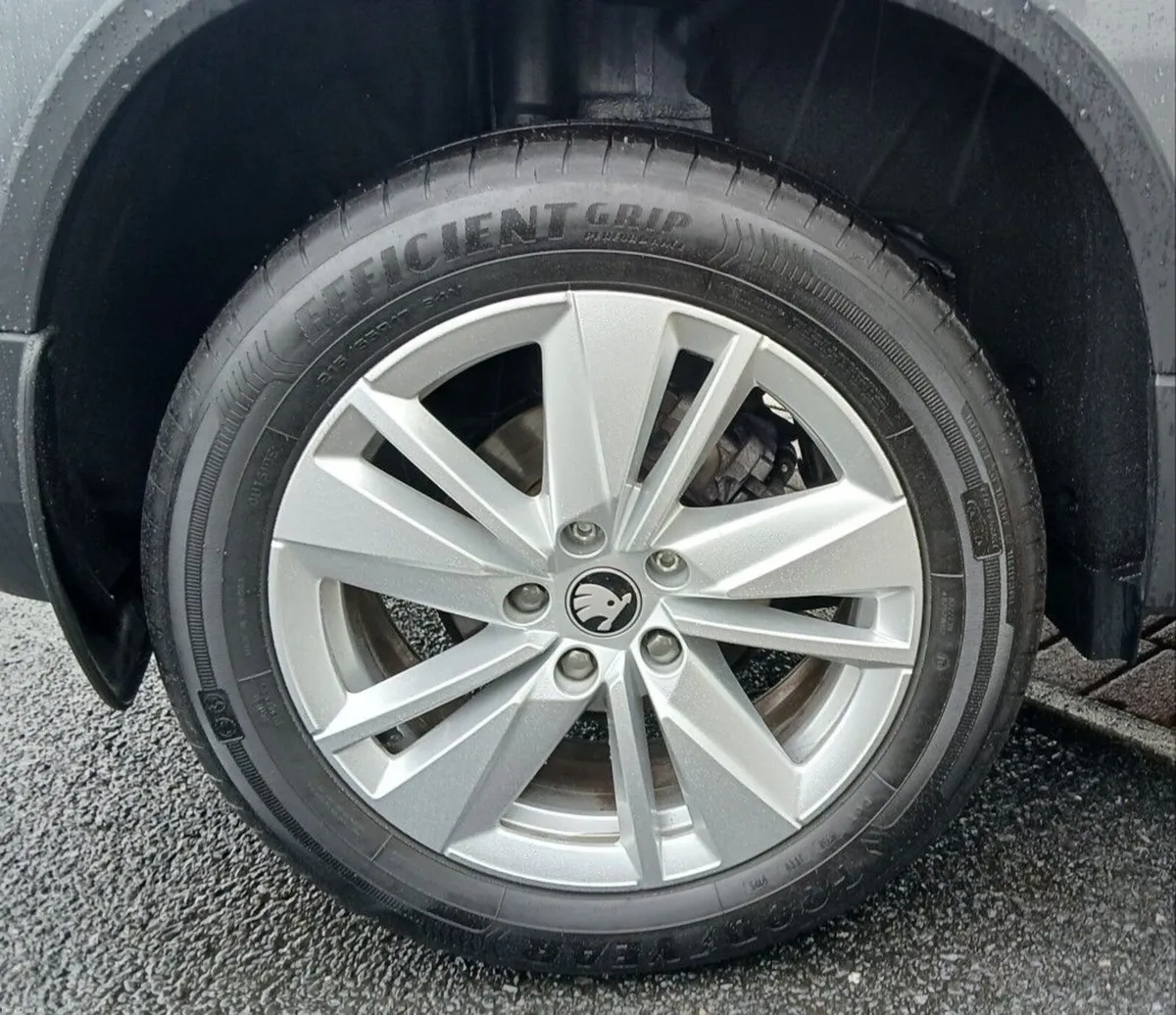 Skoda Karoq SELECTION 2.0TDI 115HP **HEATED FRONT - Image 4