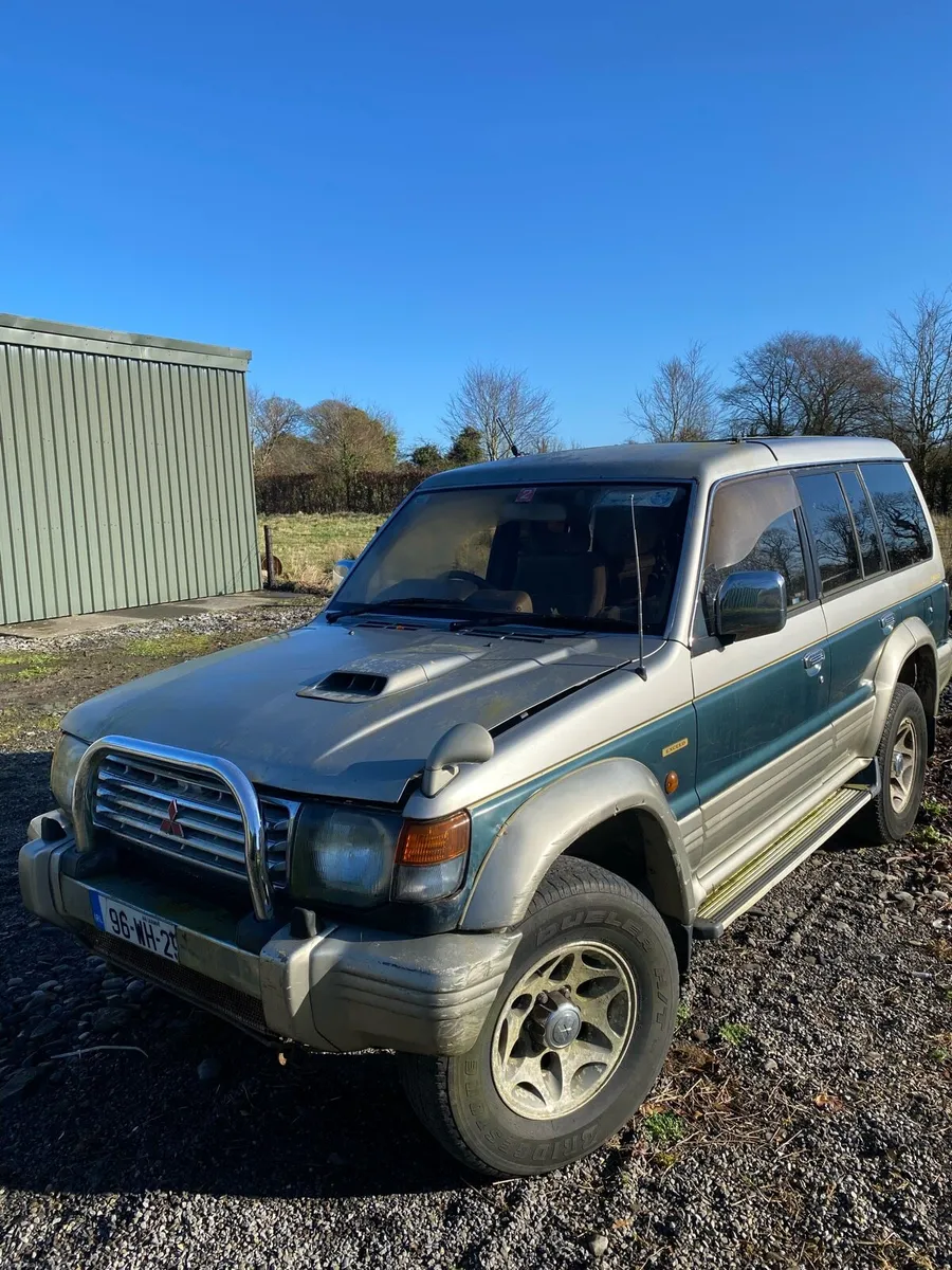 Mitsubishi pajero jeep - Image 1
