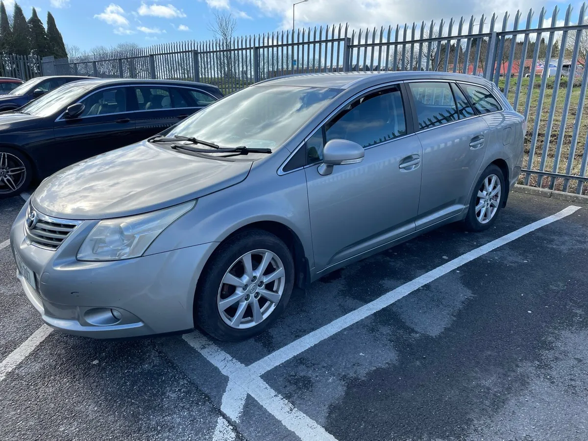 Toyota Avensis Estate Diesel - Image 2