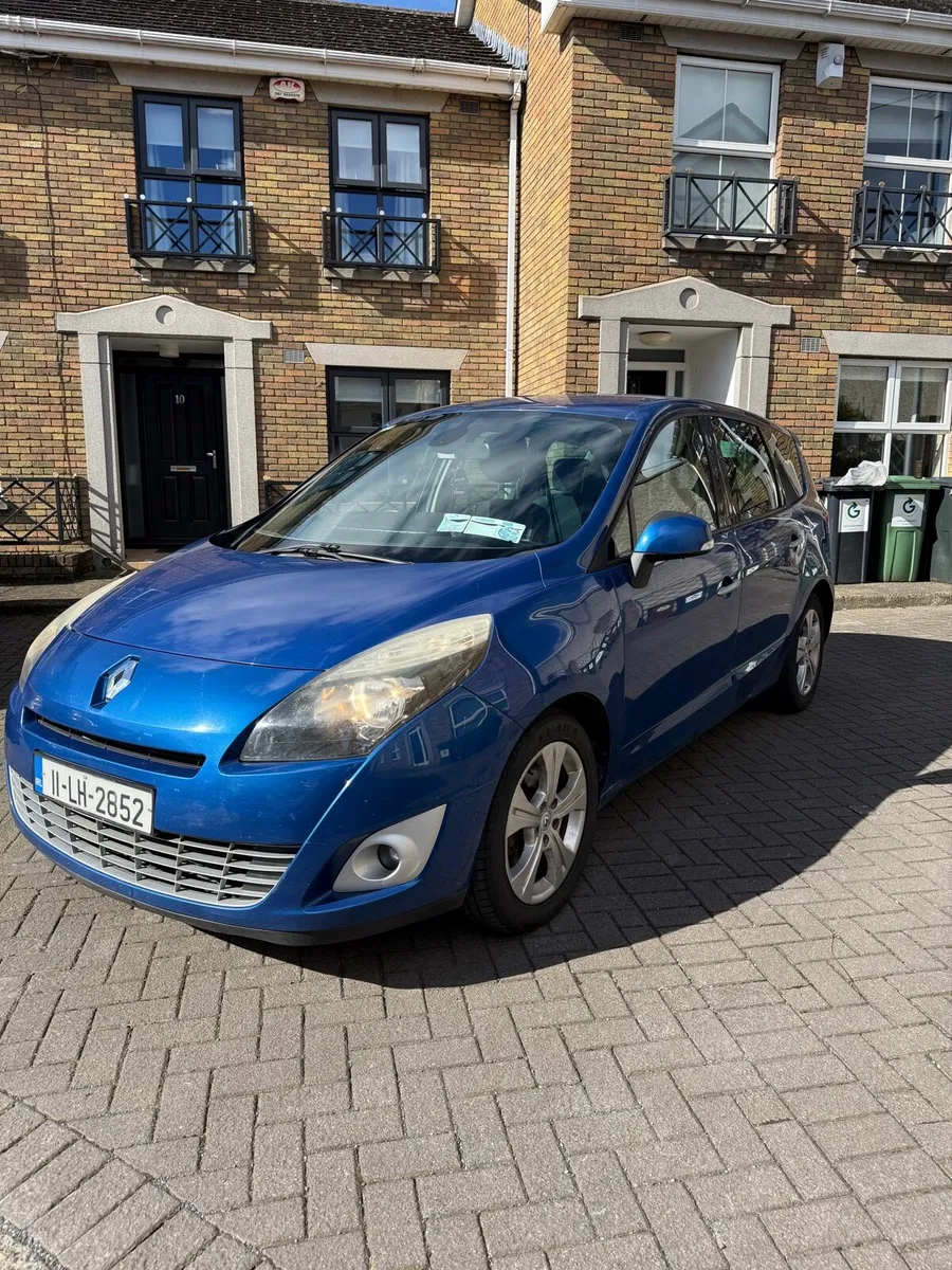 Renault Grand Scenic 2011 - Image 1