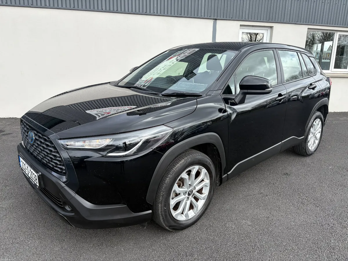 232 Toyota Corolla Cross 1.8 Hybrid Luna Auto - Image 2