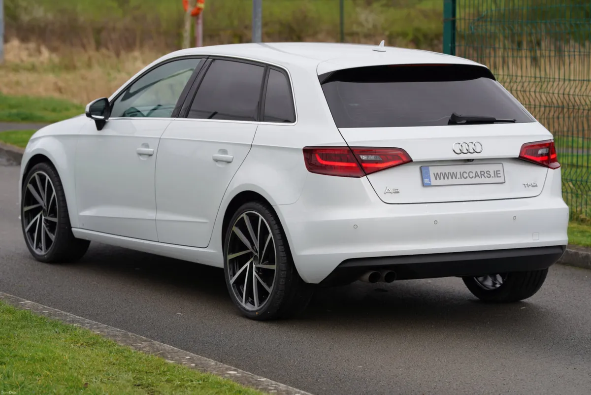 2015 AUDI A3 SPORTBACK 1.4 TFSI AUTO - Image 4