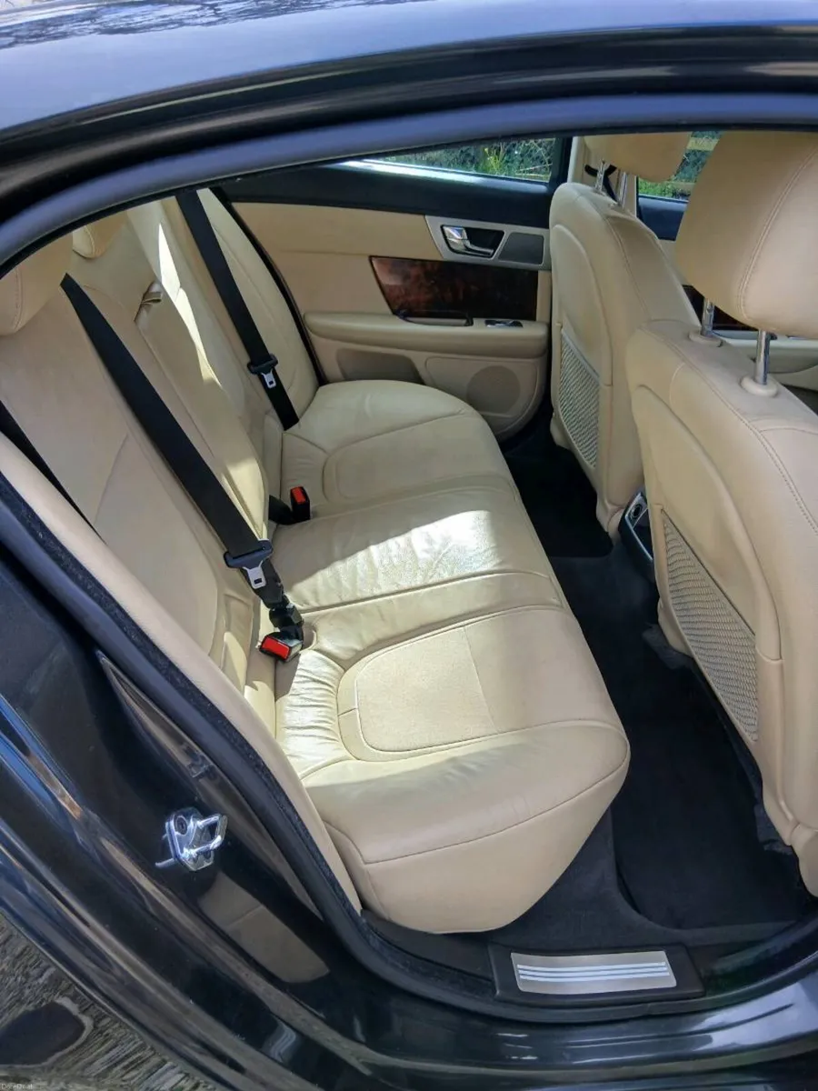 Jaguar XF 2.2 D AUTO LOW KLMS.NEW NCT - Image 4