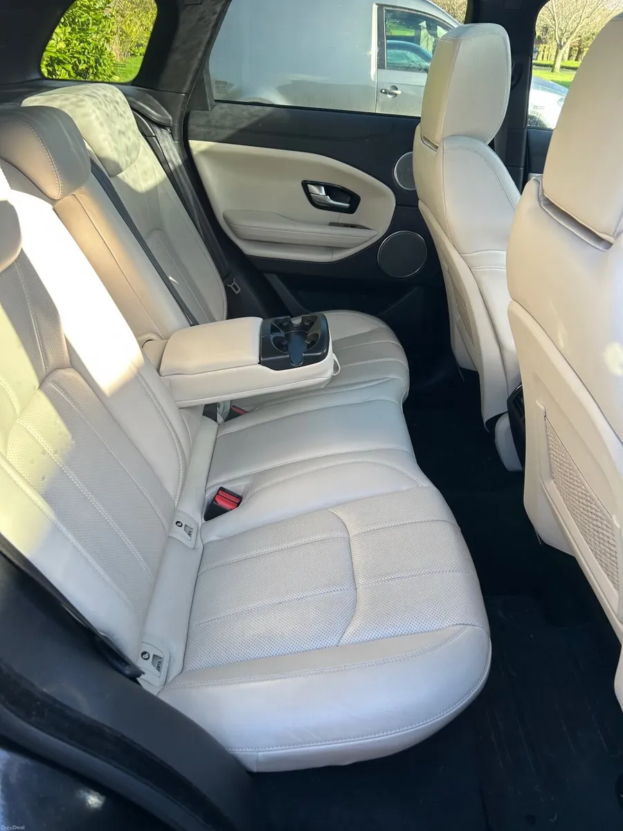 2018 Land Rover Range Rover Evoque 2018 - Image 2