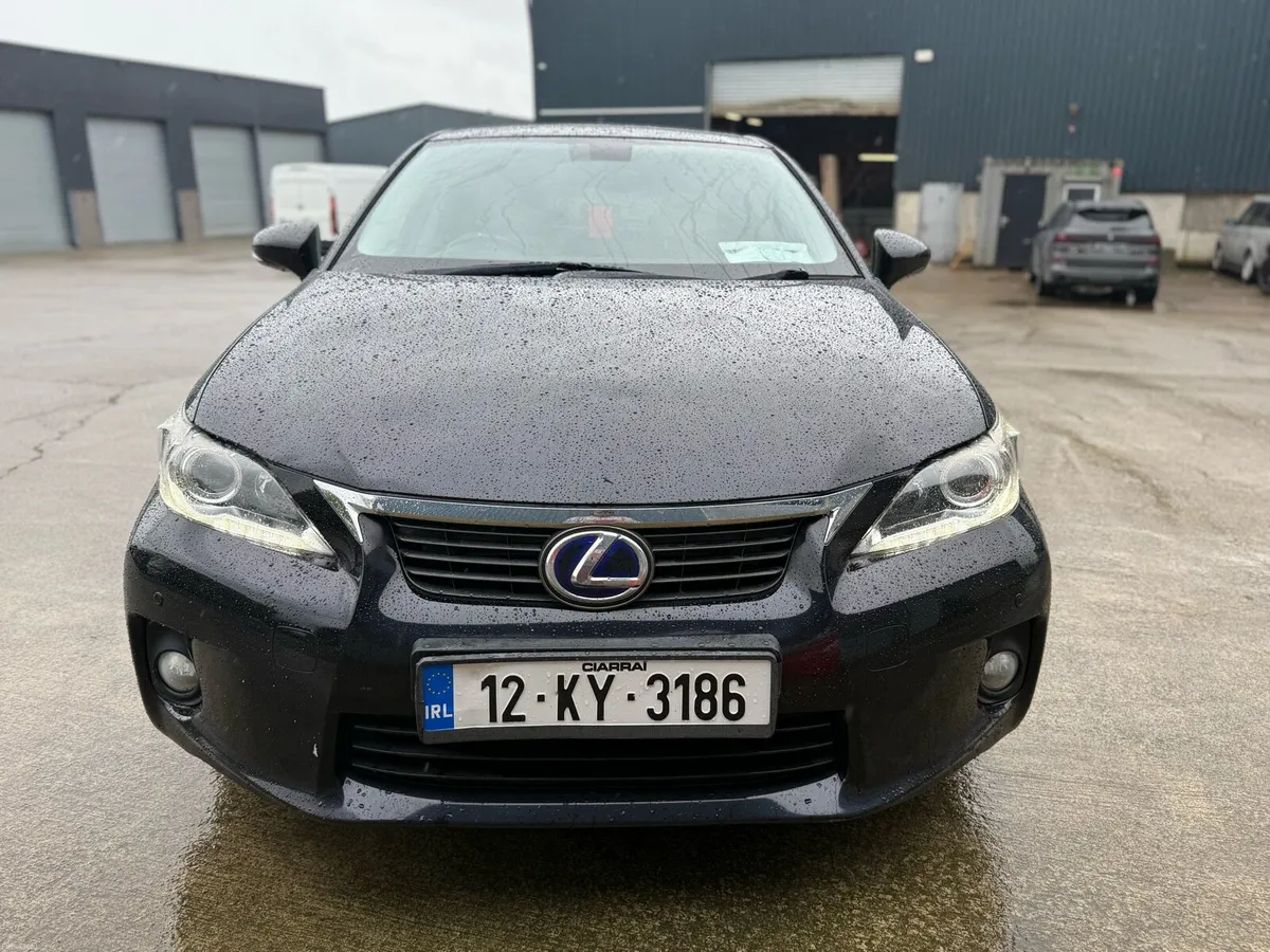2012 Lexus CT200H HYBRID LOW MILEAGE - Image 2