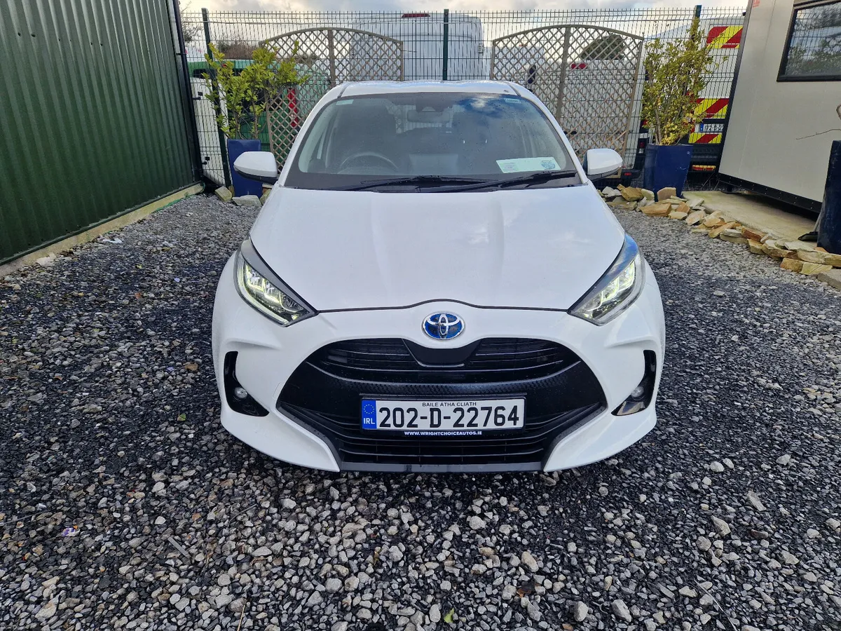 2020 Toyota Yaris Hybrid NCT 03/28 TAX 06/26 - Image 3