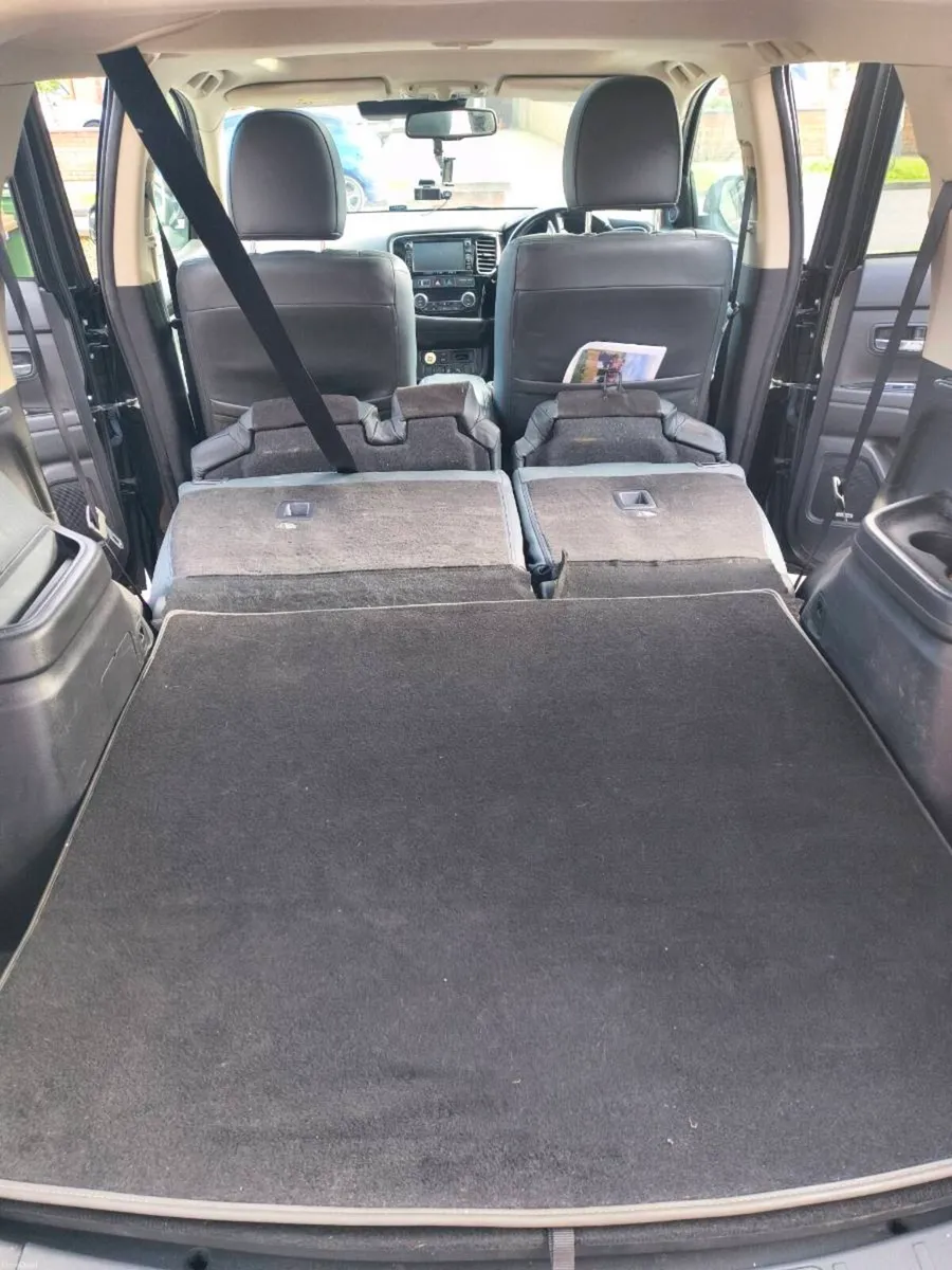 Mitsubishi Outlander GX5HS - Image 4