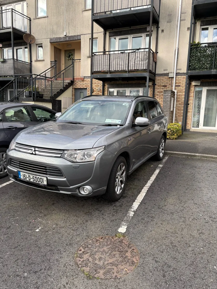 Mitsubishi Outlander 2015 - Image 1