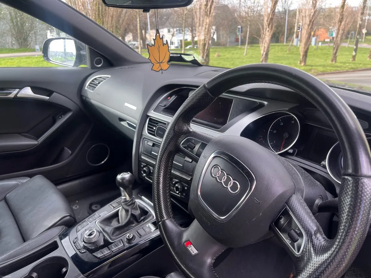 2011 Audi A5 S-line Coupé 2.0 TDI Manual - Image 3