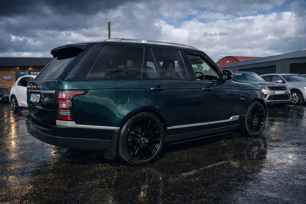 171 RANGE ROVER VOGUE 3.0TDV6 AS NEW - Image 3
