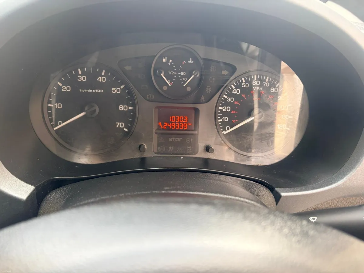 132 Peugeot partner tipee wheelchair accessible - Image 3