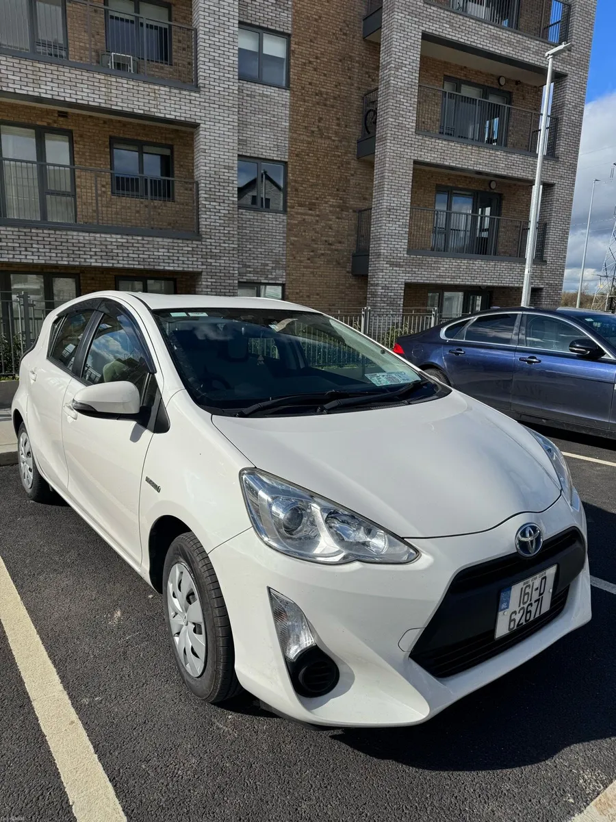 Toyota Aqua Hybrid 2016 - Image 3