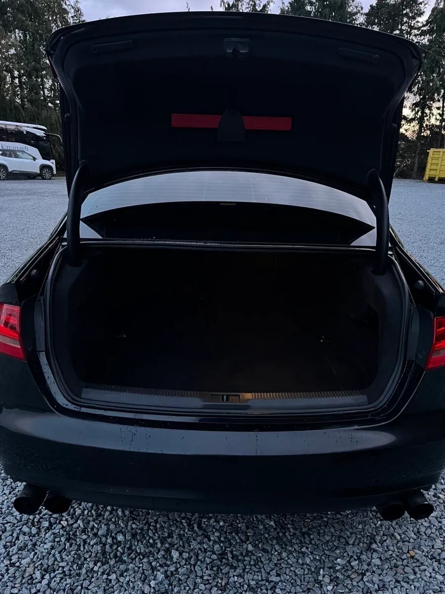 Audi A4 2013 3 owners 252xxxkm *APPLE CAR PLAY* - Image 2