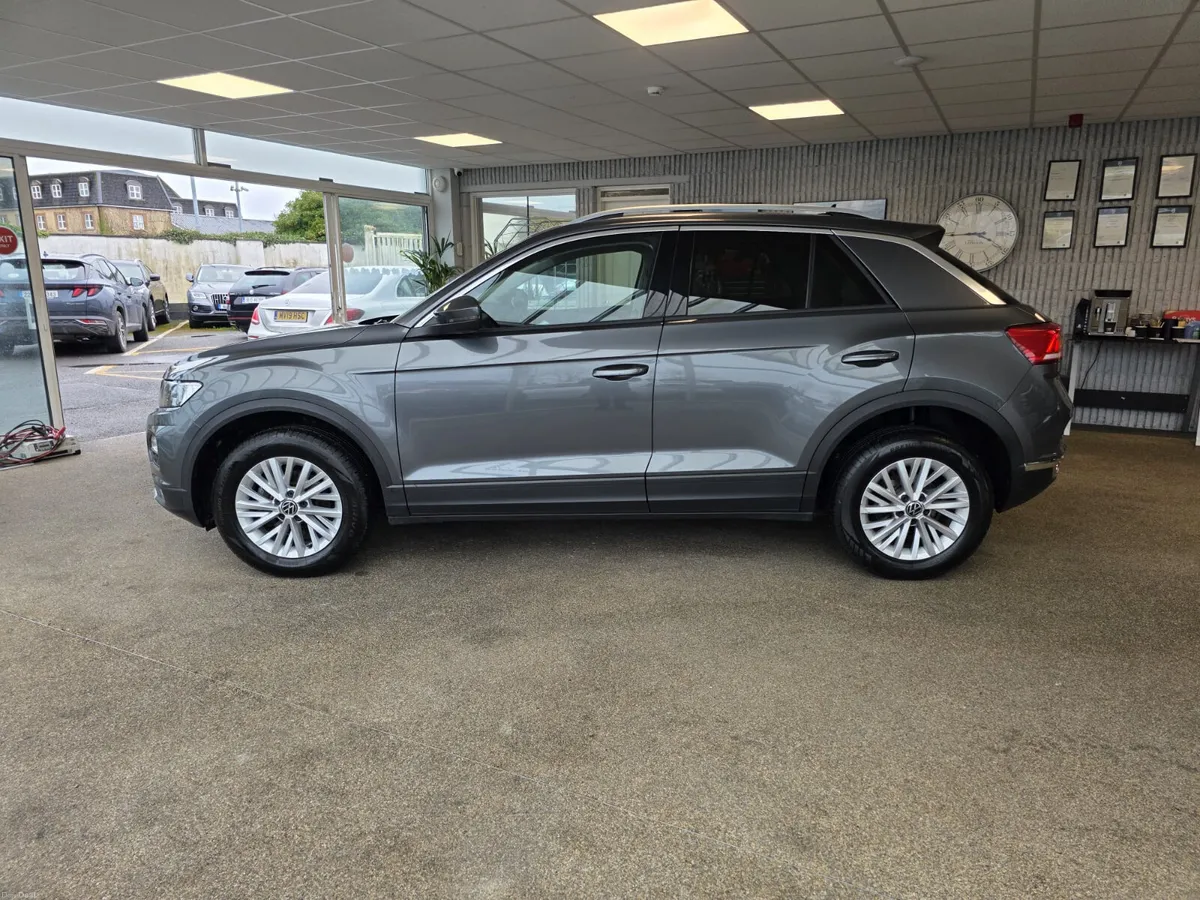 Volkswagen T-Roc 1.0 TSI Design 110 bhp 2022 - Image 6