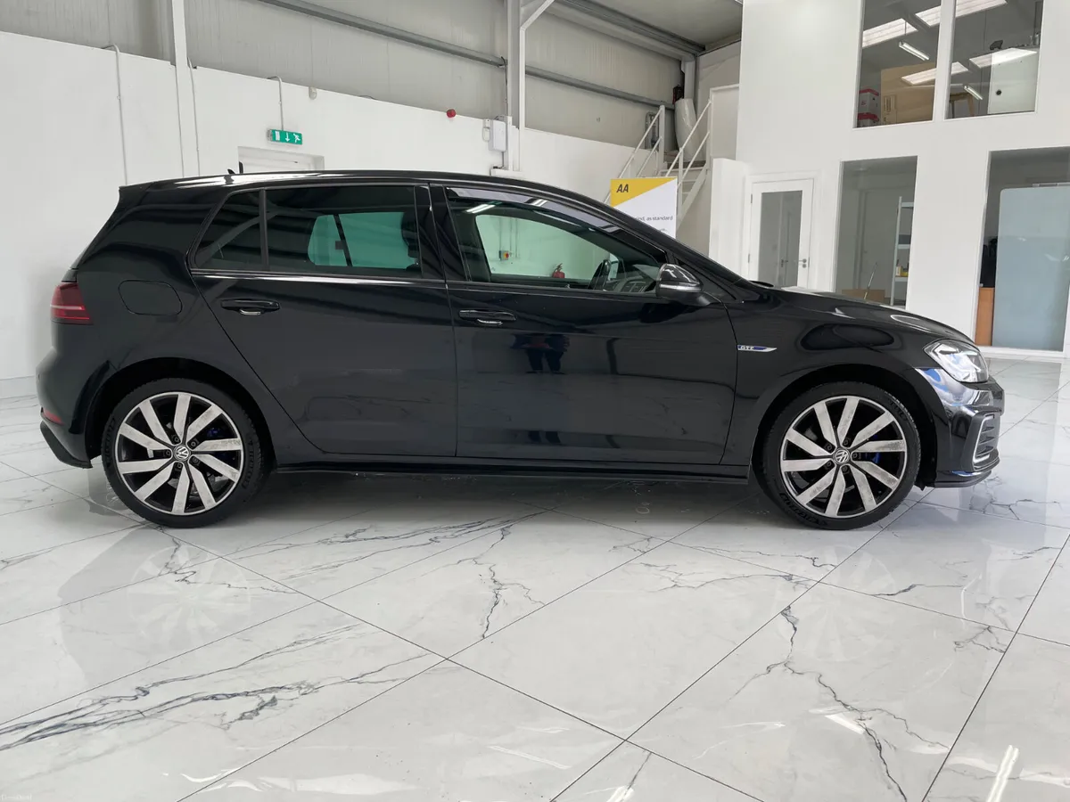 Volkswagen Golf 2018 - Image 2