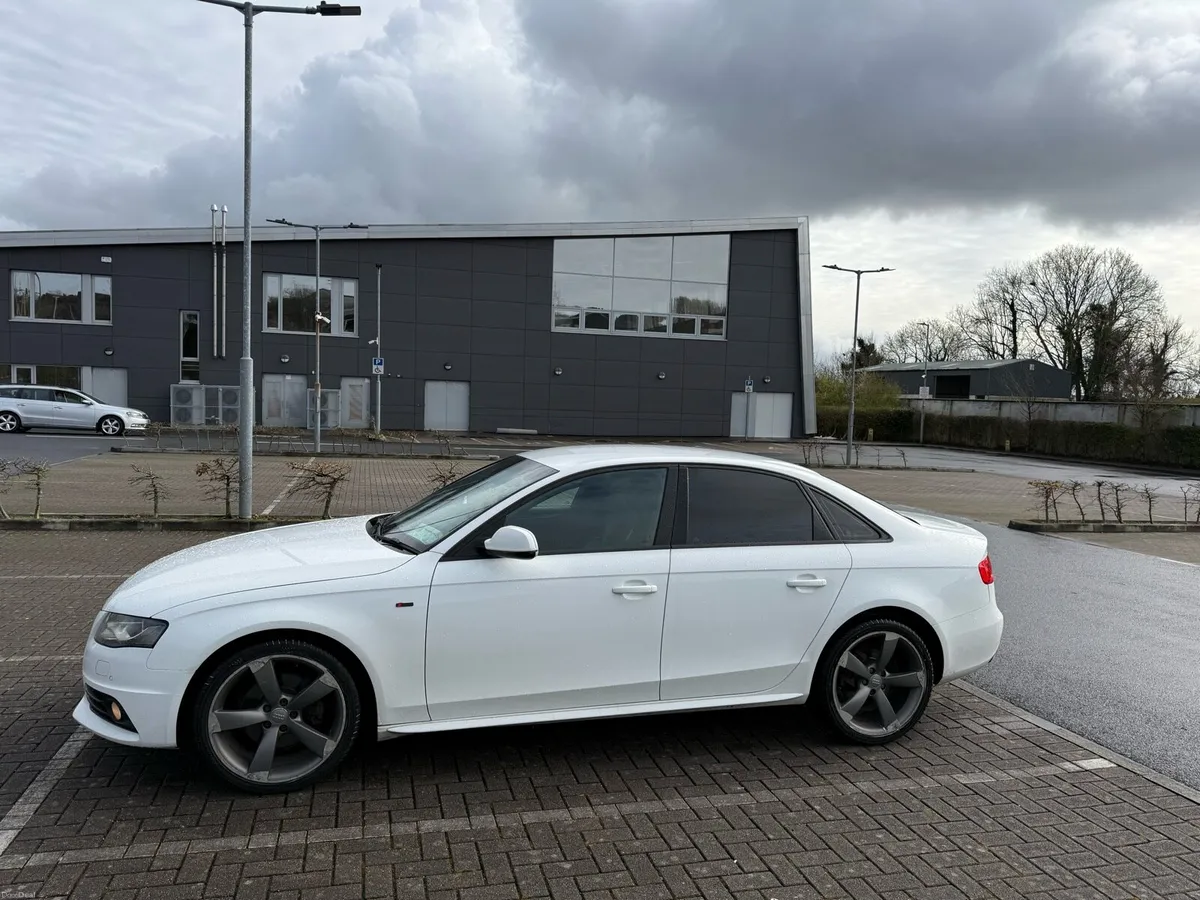 AUDI A4 2.0 TDI SLINE BLACK EDITION NCTD 2011 - Image 4