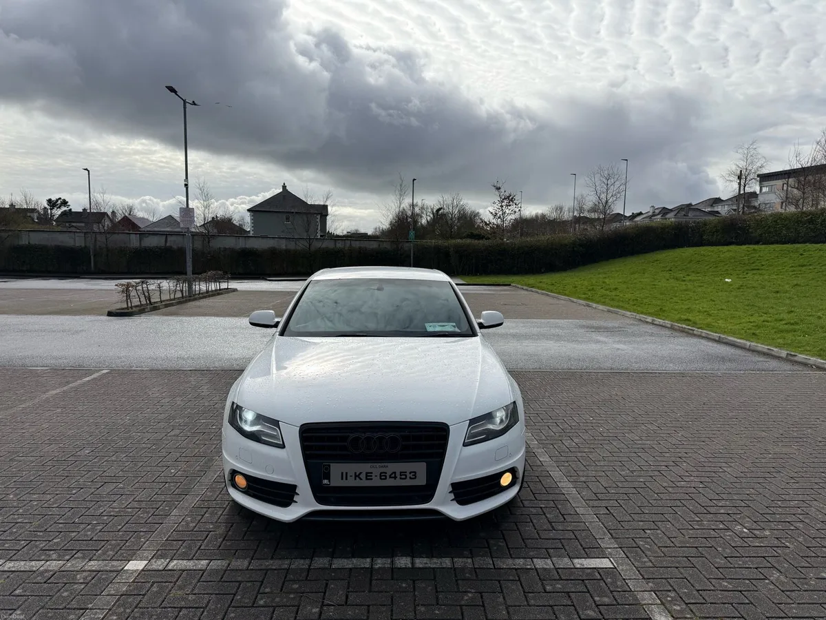 AUDI A4 2.0 TDI SLINE BLACK EDITION NCTD 2011 - Image 2