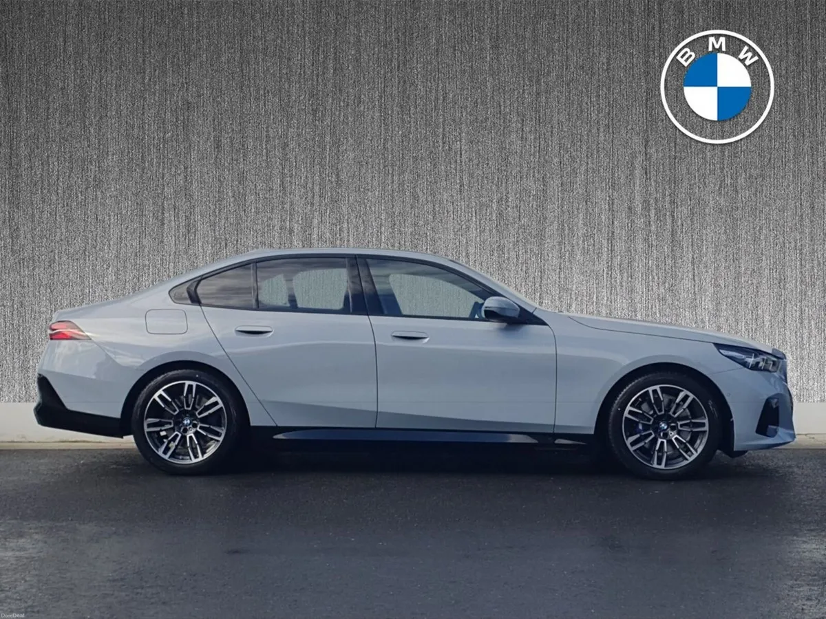 BMW 5-Series 530e M Sport Saloon - Image 3