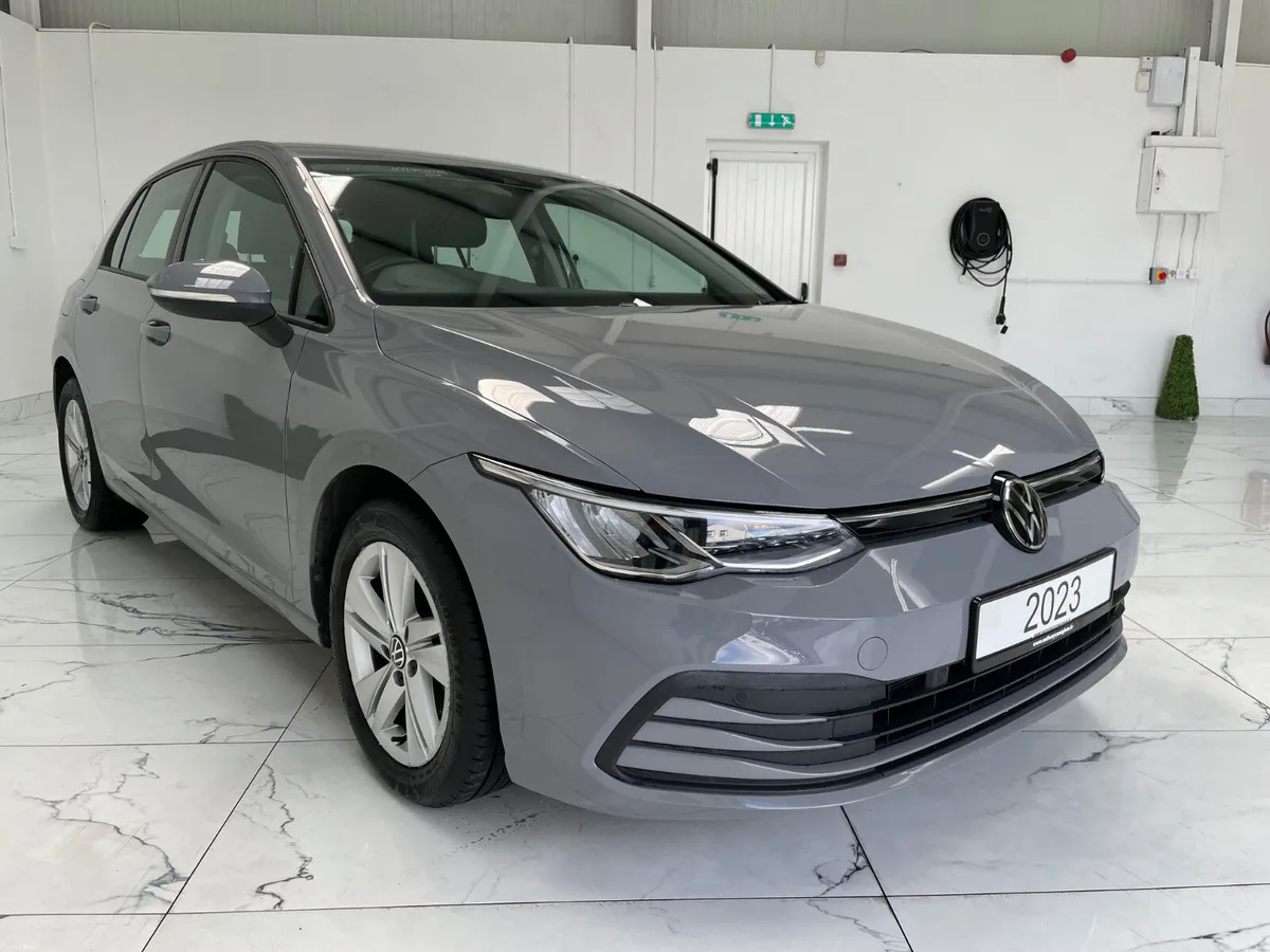 Volkswagen Golf 2023 - Image 1