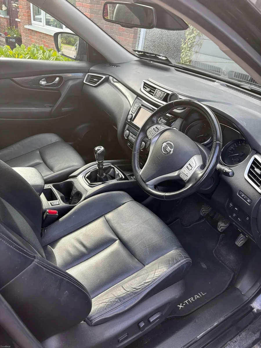 172 Nissan X trail - Top Spec - Image 4
