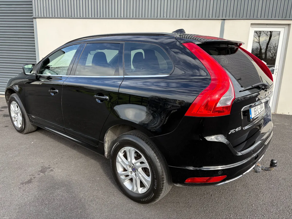 151 Volvo XC60 D4 2.0D SE - Image 3