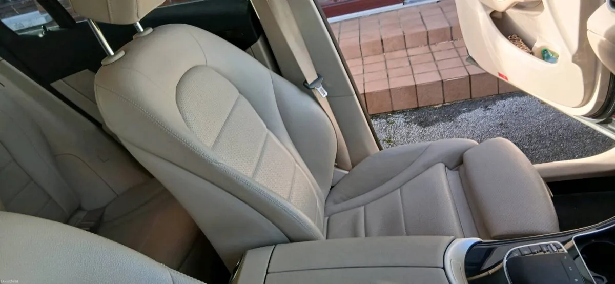 Mercedes glc 220d 4matic - Image 2