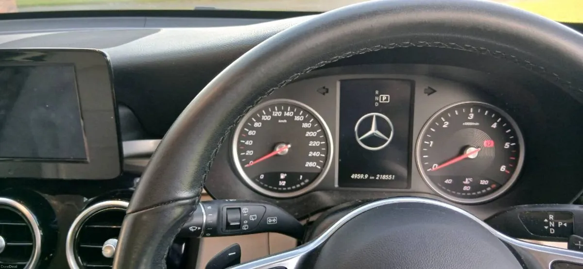 Mercedes glc 220d 4matic - Image 4