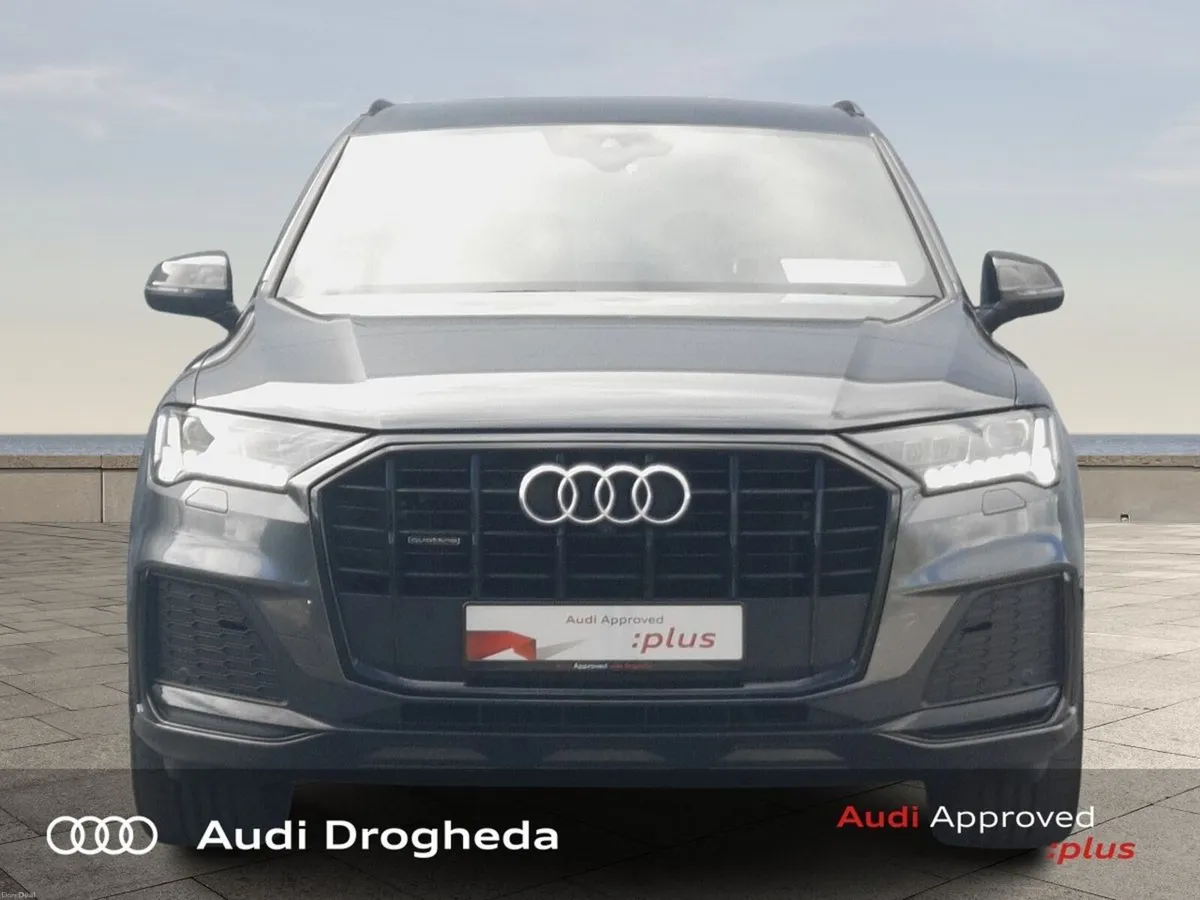 Audi Q7 New Model Blk Edition S LIne 7 Seats - Image 3